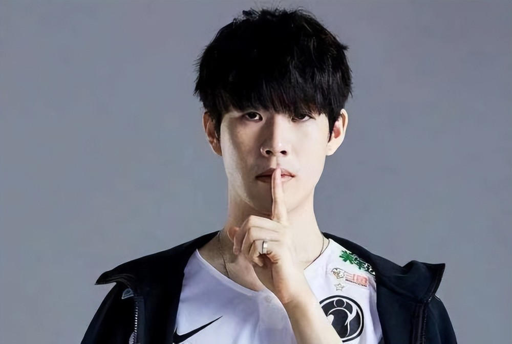 【战报】MSI季中冠军杯淘汰赛Day1，Cryin发条立奇功助RNG取胜