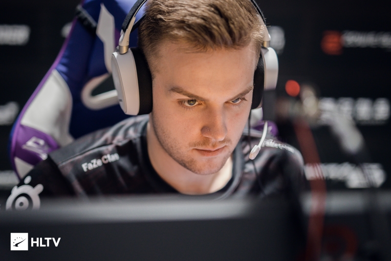 Nouns 停止资助 CS2 阵容